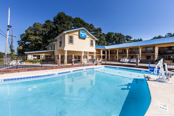 Rodeway Inn Calhoun